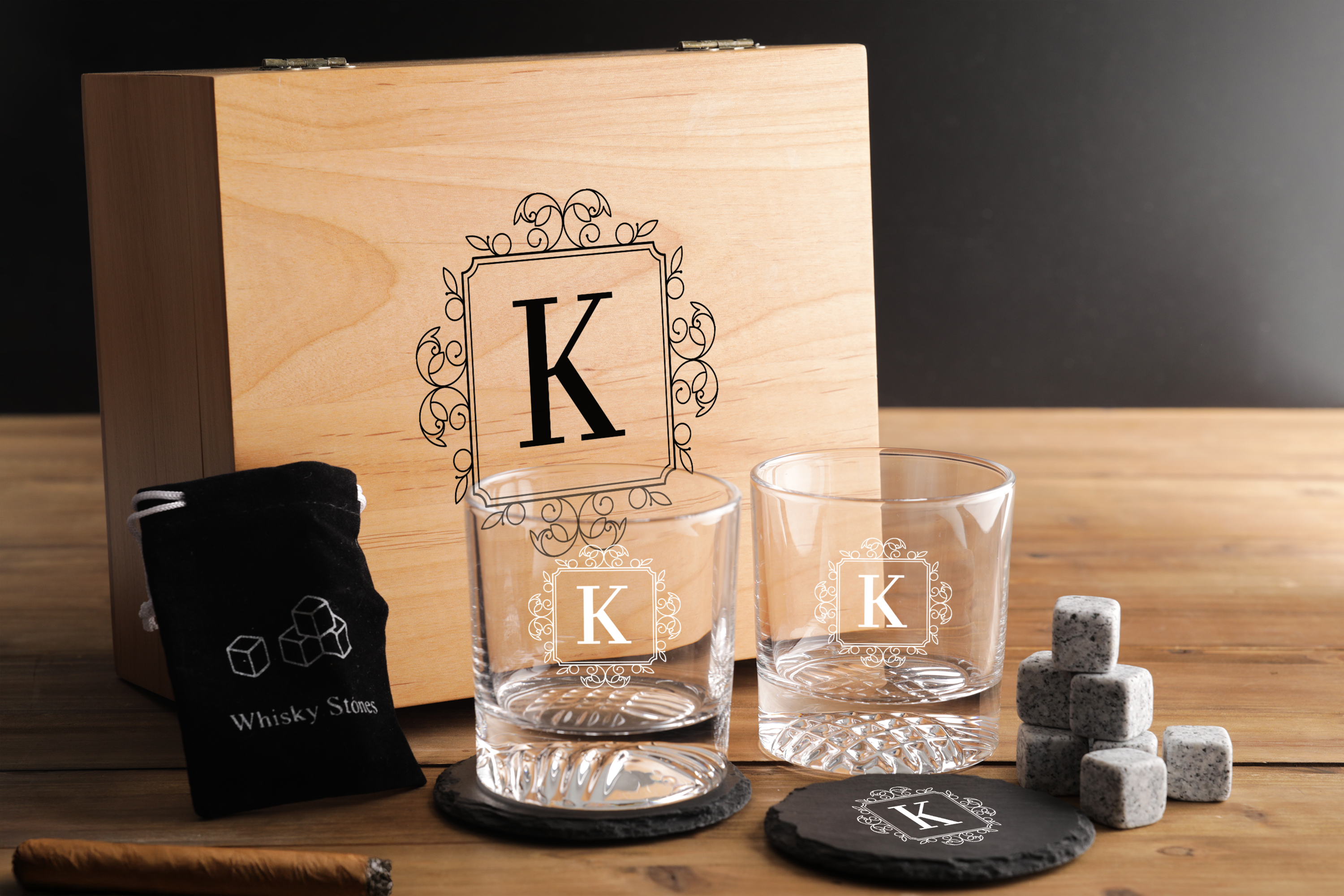 WHISKEY SET WITH VELVET BAG